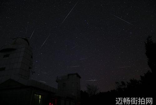 神游天地间：逍遥修神行的奇幻之旅